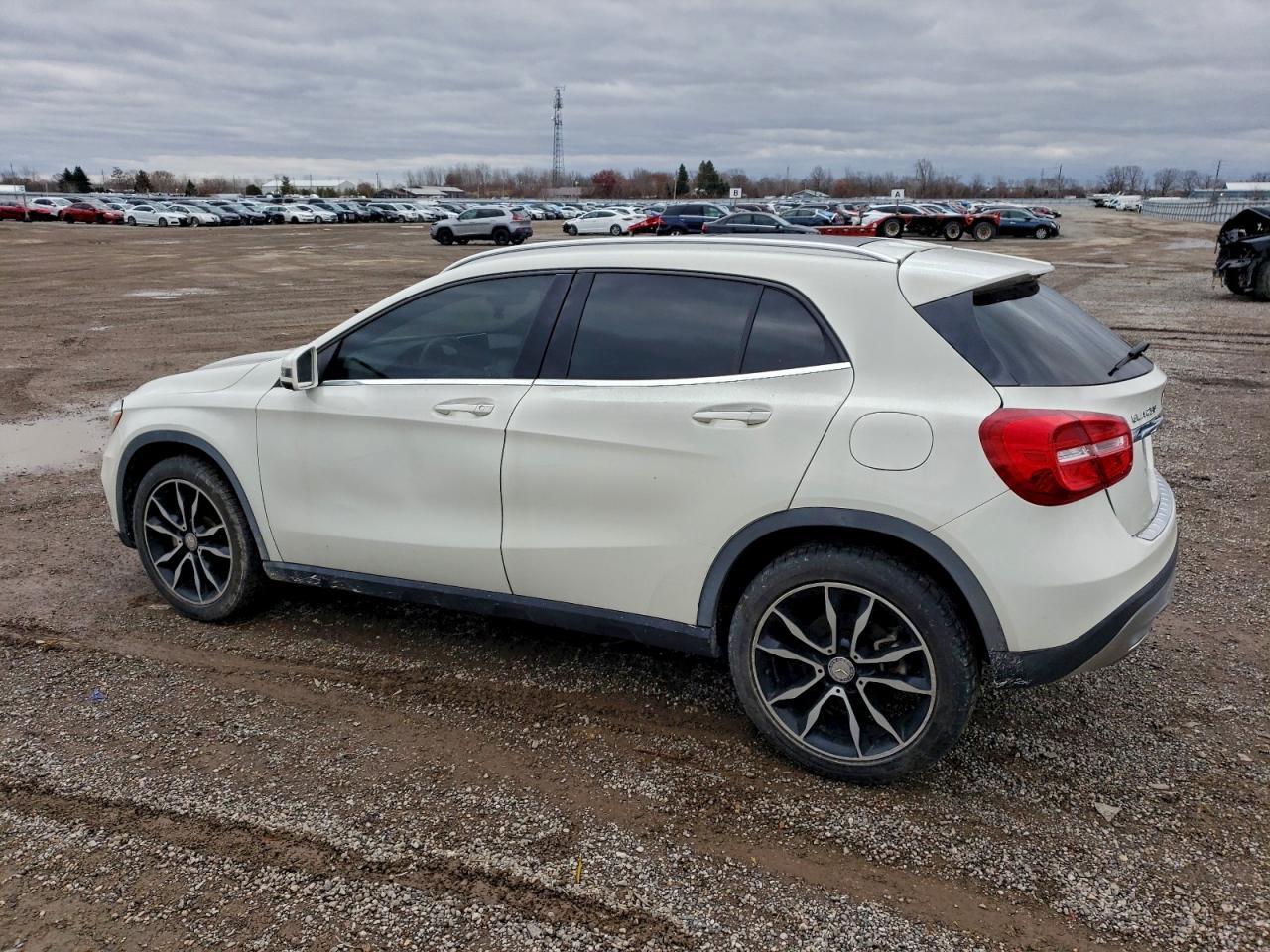 2016 MERCEDES-BENZ GLA 250 4MATIC — Фото 2 из 13