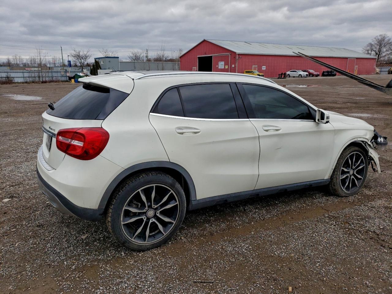 2016 MERCEDES-BENZ GLA 250 4MATIC — Фото 3 из 13