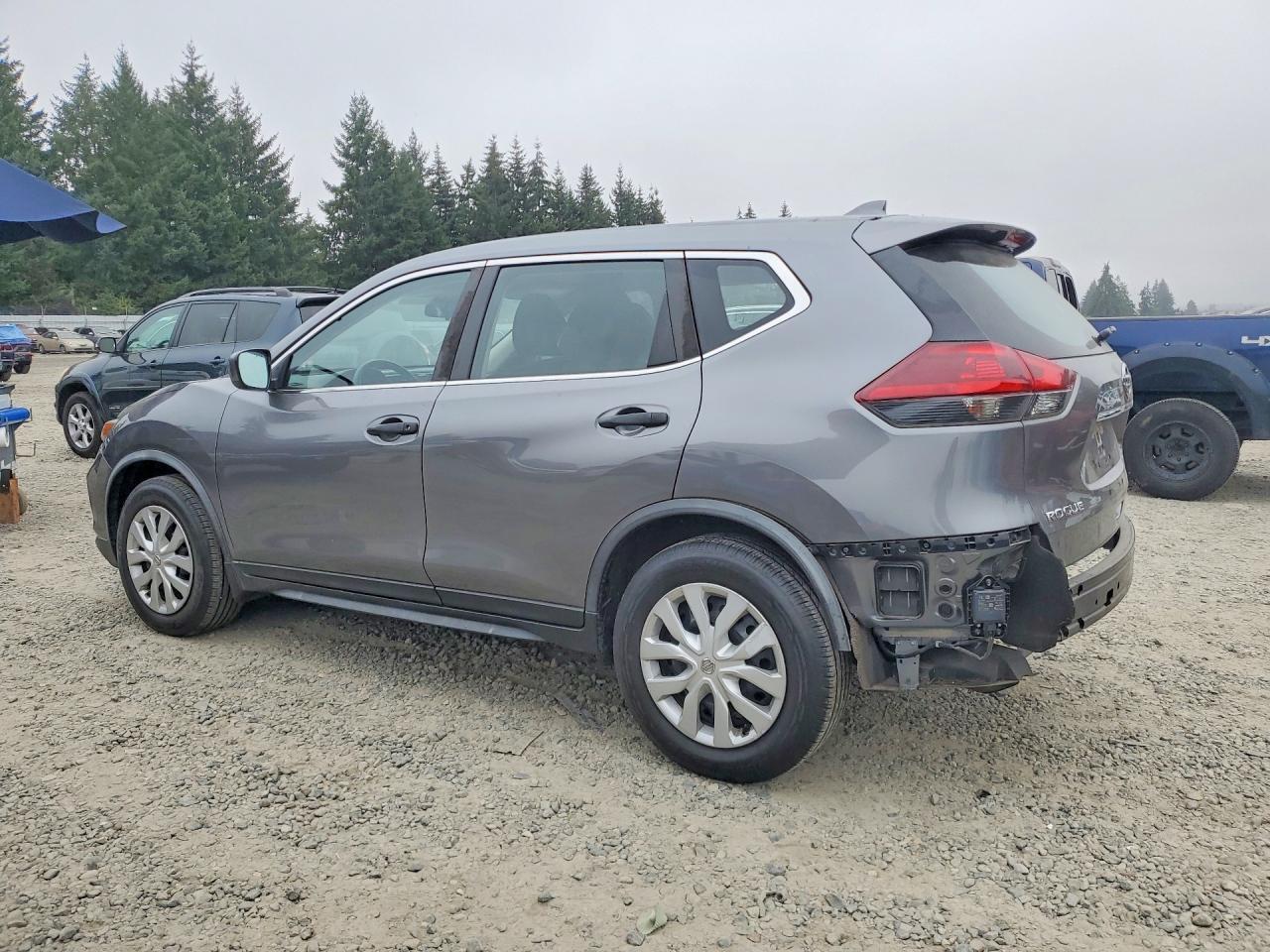JN8AT2MT9LW018045 2020 NISSAN ROGUE photo no. 2