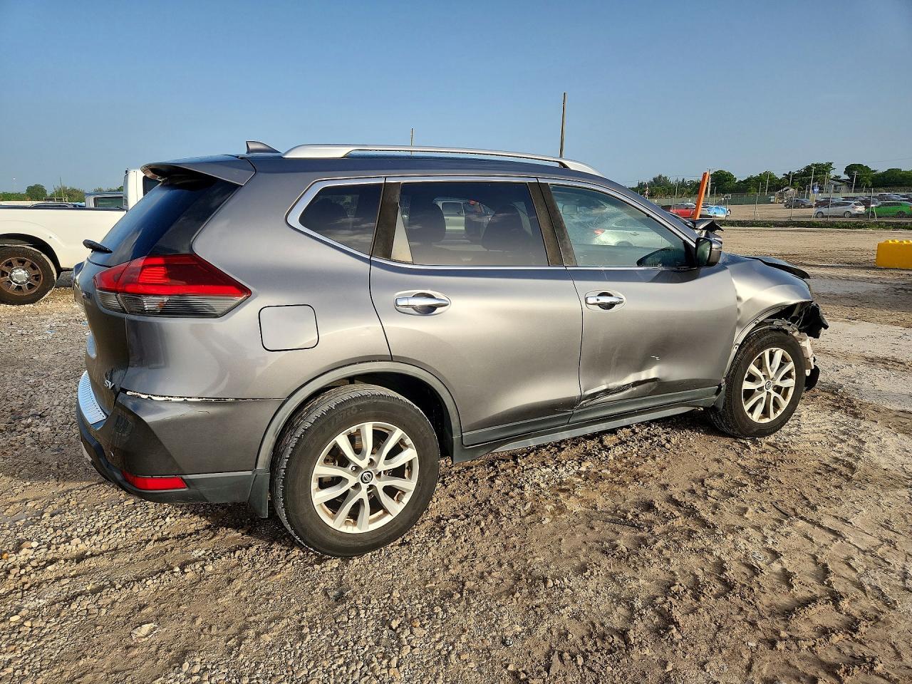 2020 NISSAN ROGUE SV — Фото 3 из 13