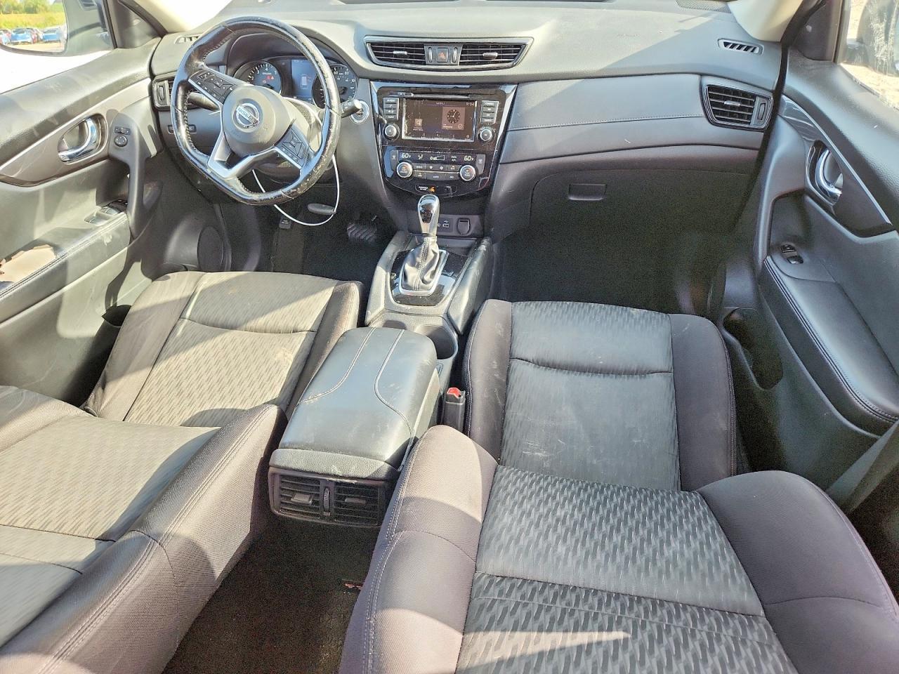 2020 NISSAN ROGUE SV — Фото 8 из 13