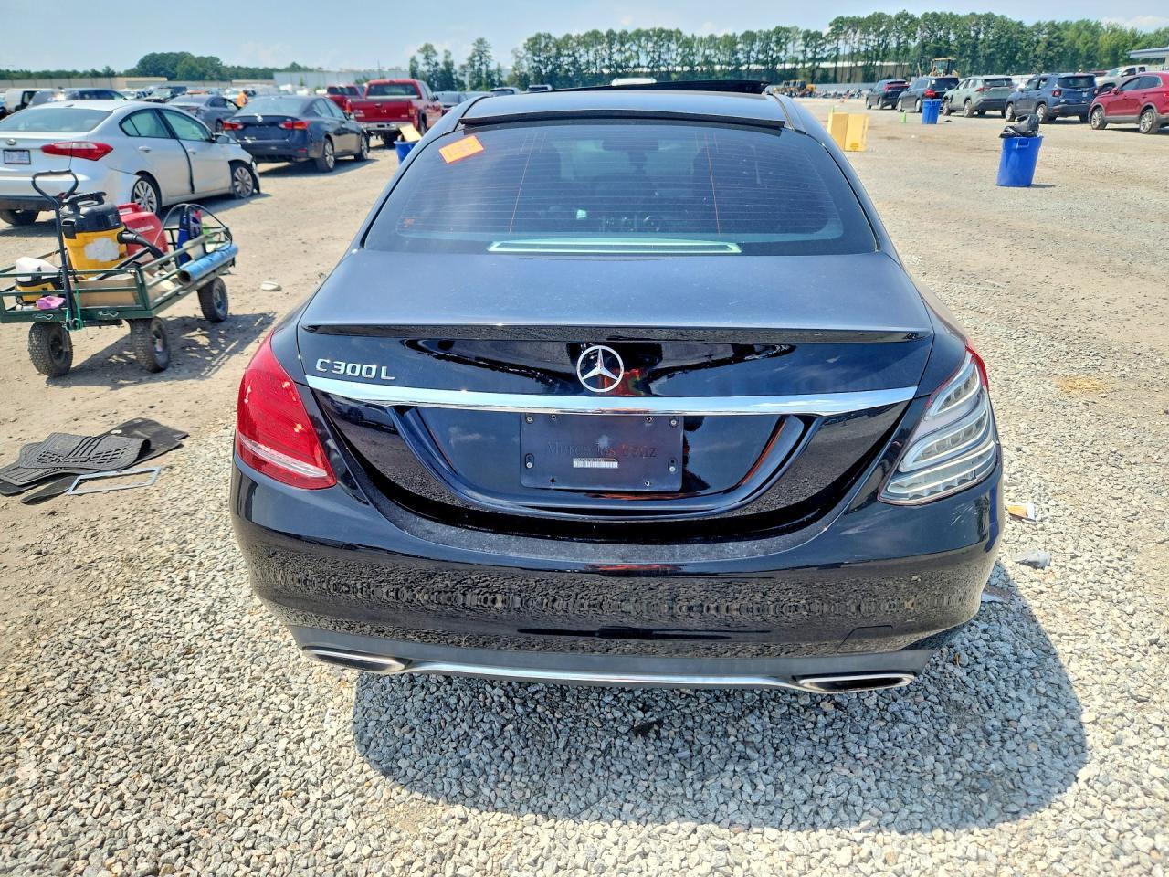 2016 MERCEDES-BENZ C 300 — Фото 6 из 12