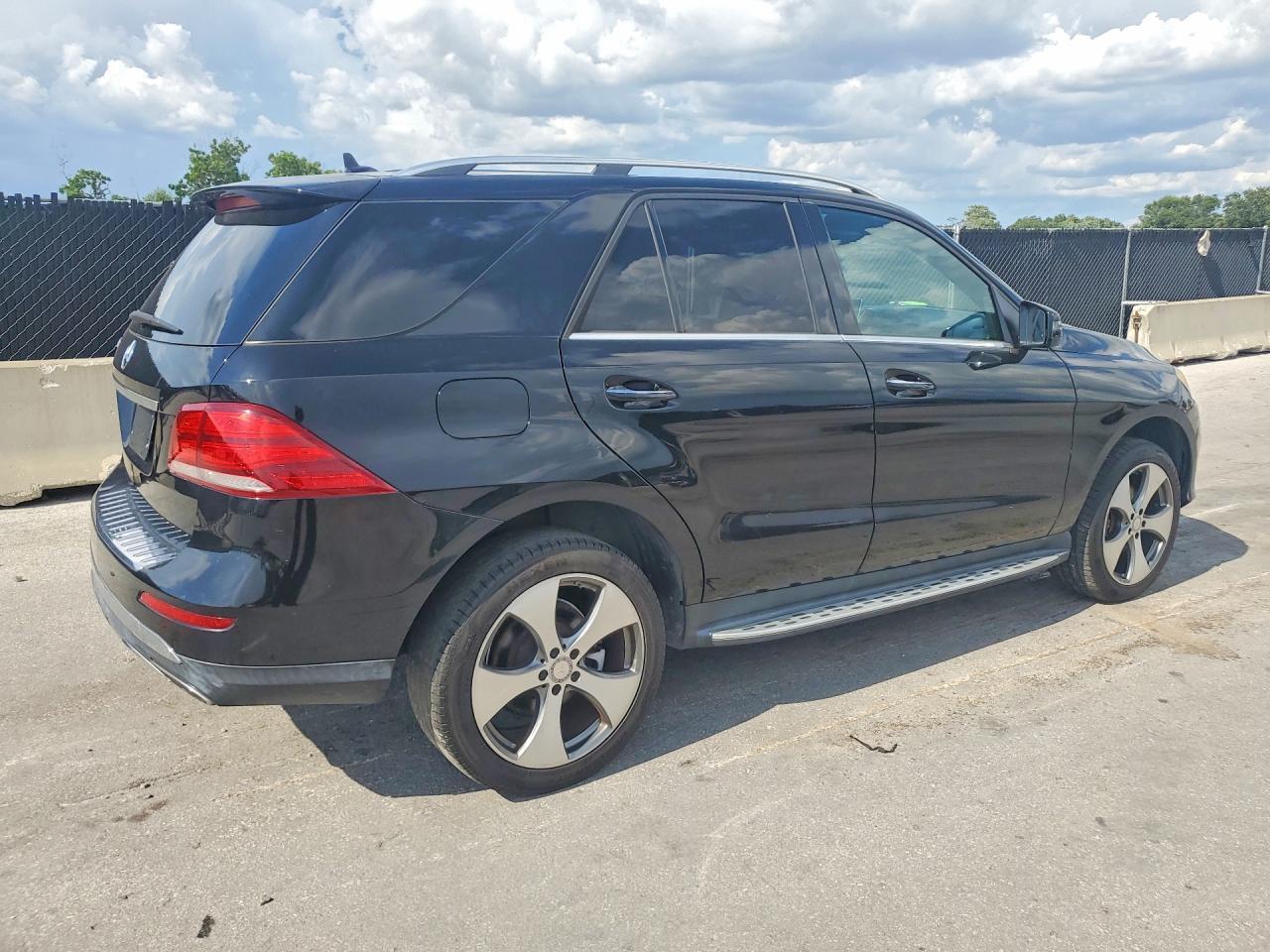 2016 MERCEDES-BENZ GLE 350 — Фото 3 из 13