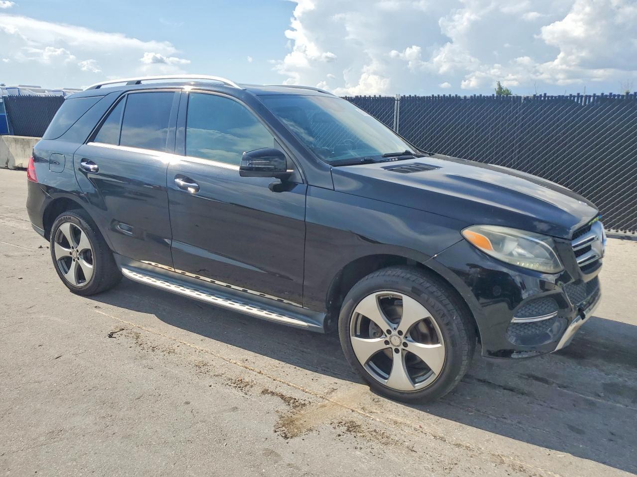2016 MERCEDES-BENZ GLE 350 — Фото 4 из 13