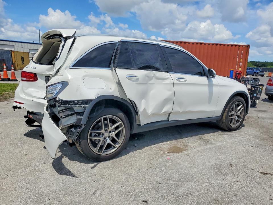 2016 MERCEDES-BENZ GLC 300 — Фото 3 из 15