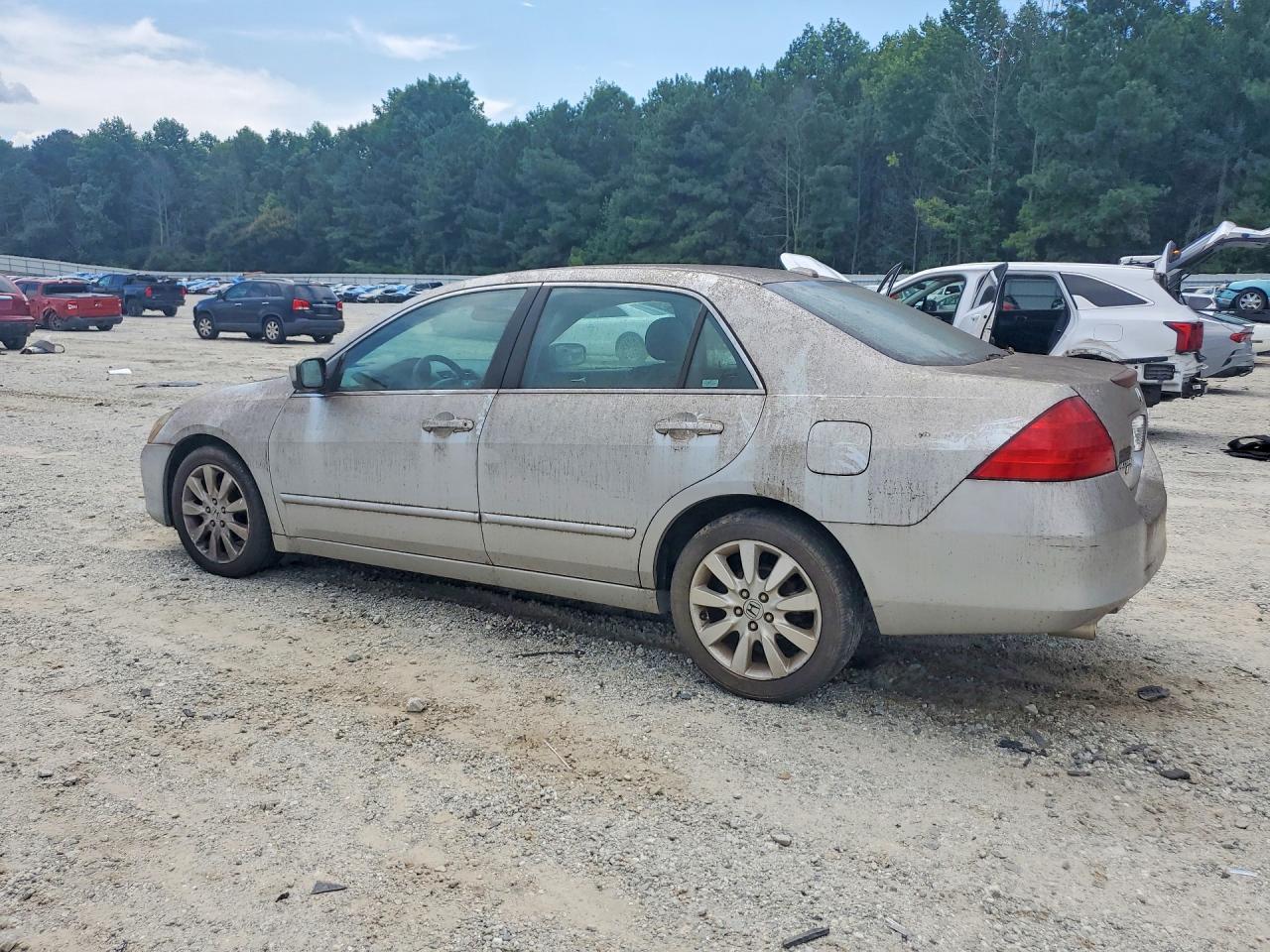 1HGCM665X7A072708 2007 HONDA ACCORD photo no. 2