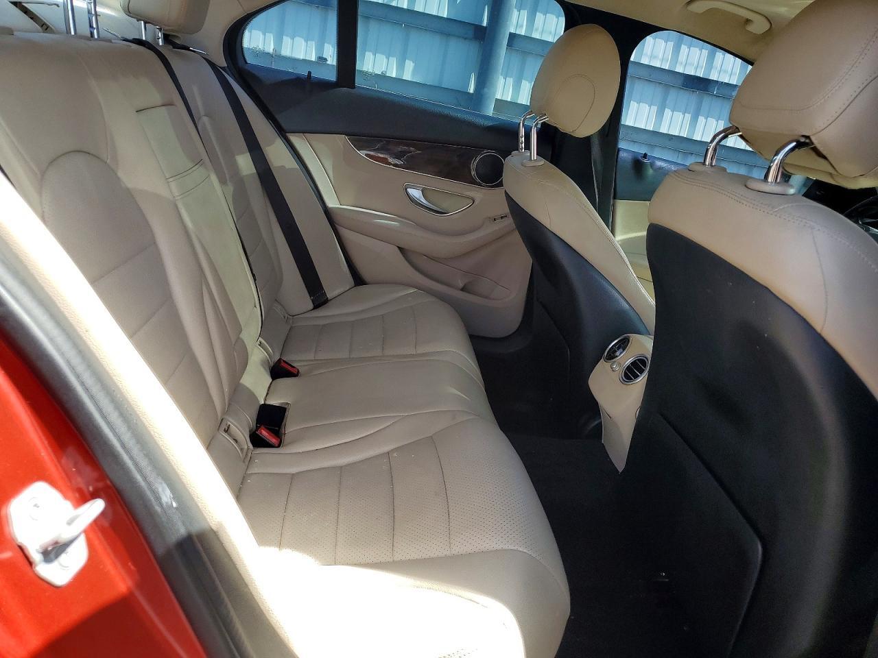 2016 MERCEDES-BENZ C 300 — Фото 10 из 12