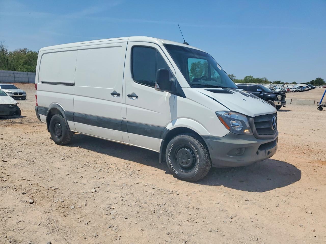 2016 MERCEDES-BENZ SPRINTER 2500 — Фото 4 из 13