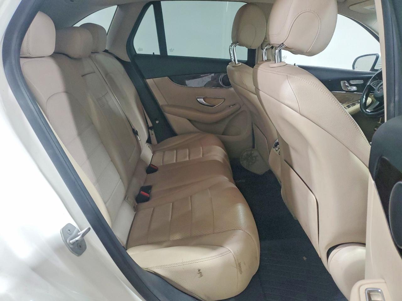 2016 MERCEDES-BENZ GLC 300 — Фото 10 из 12