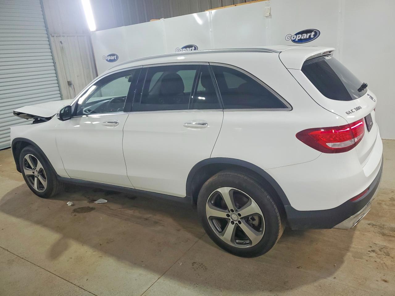 2016 MERCEDES-BENZ GLC 300 — Фото 2 из 12