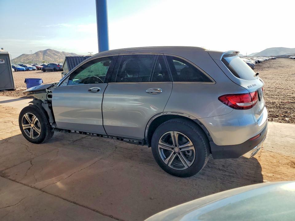 2016 MERCEDES-BENZ GLC 300 — Фото 2 из 14