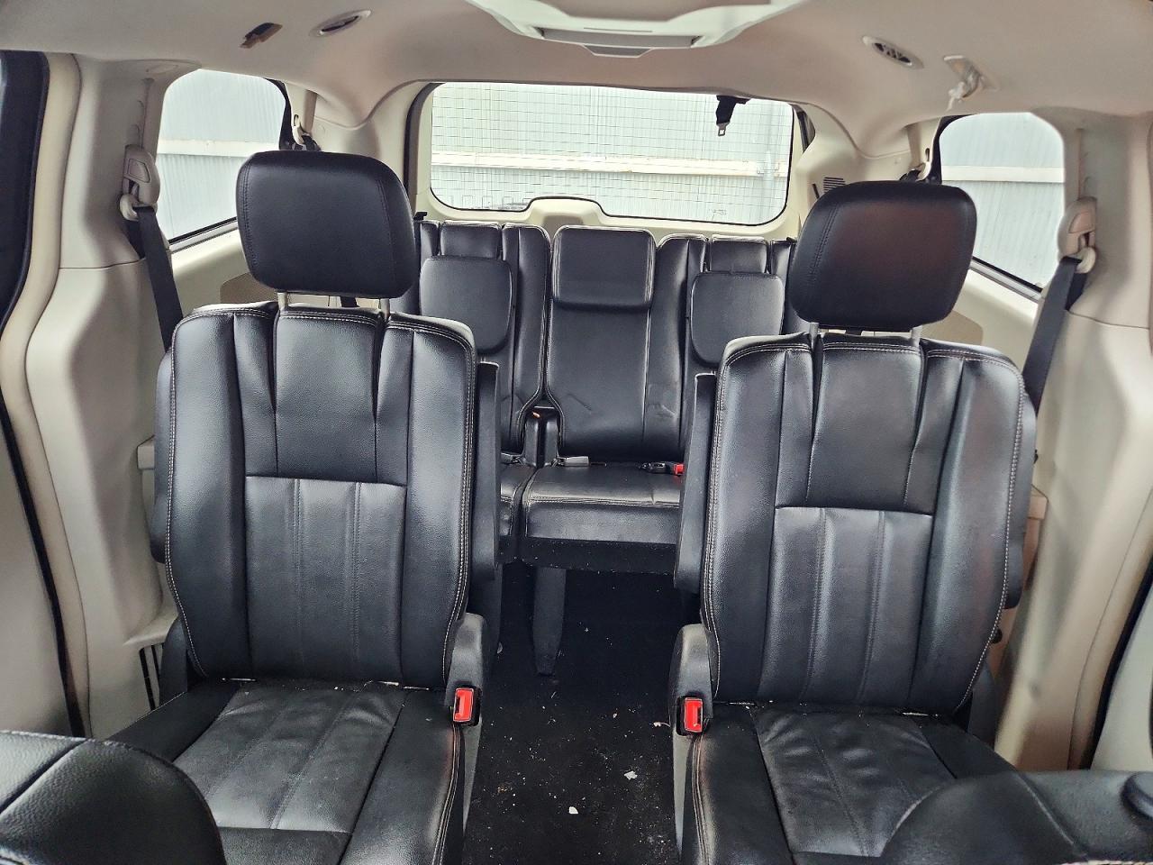 2013 CHRYSLER TOWN & COUNTRY TOURING — Фото 10 из 13
