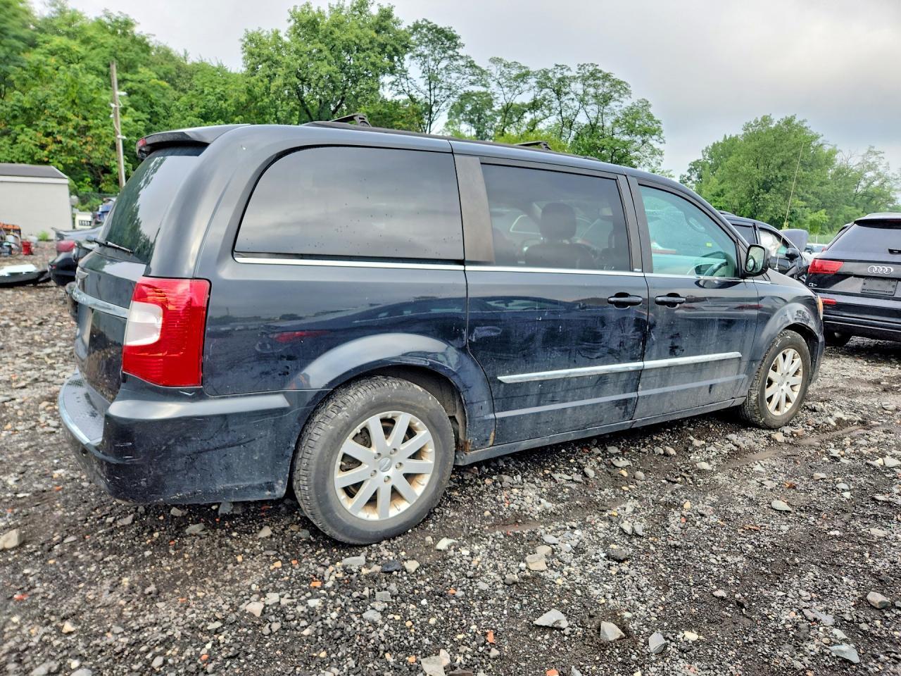 2013 CHRYSLER TOWN & COUNTRY TOURING — Фото 3 из 13