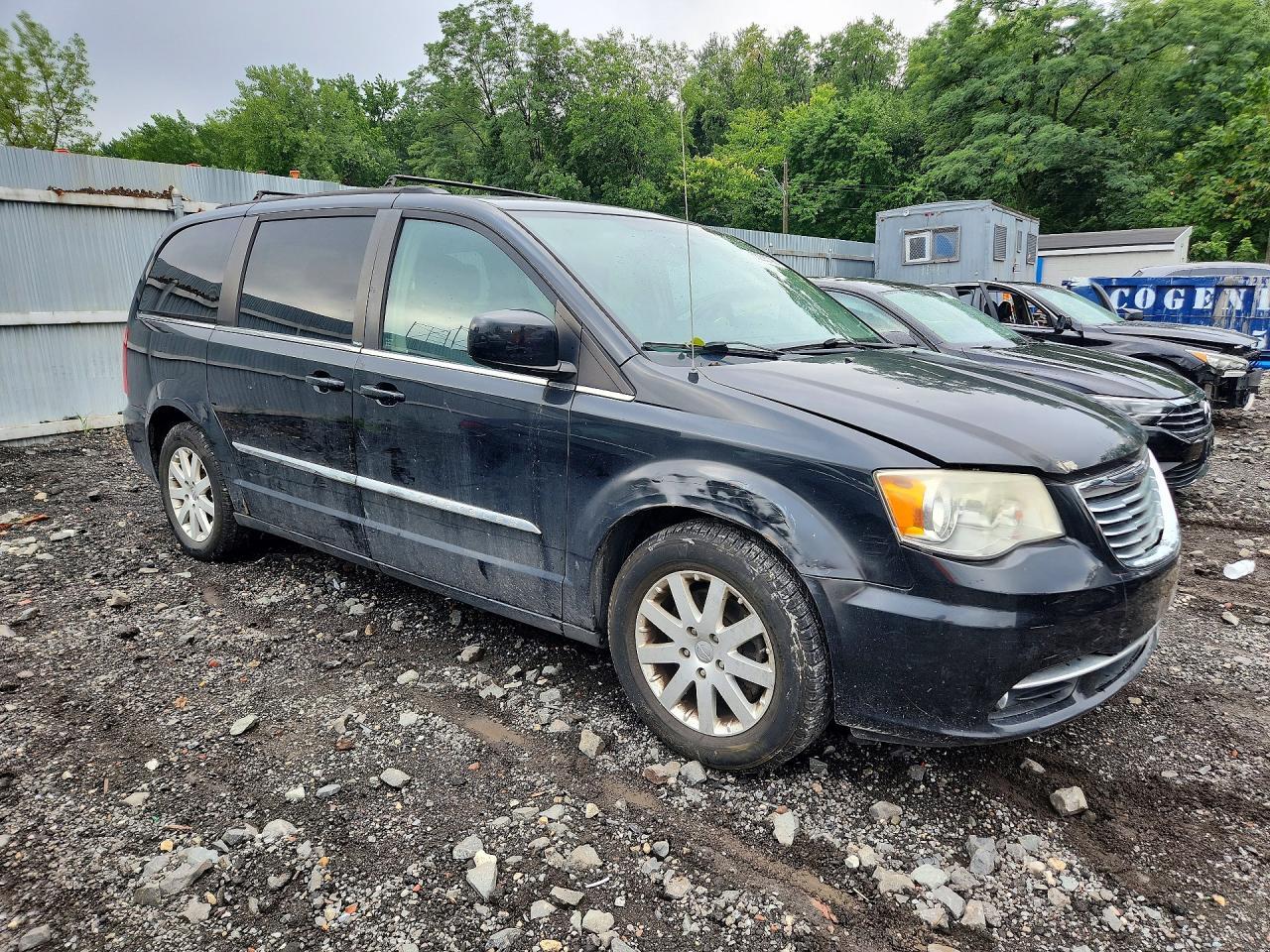 2013 CHRYSLER TOWN & COUNTRY TOURING — Фото 4 из 13