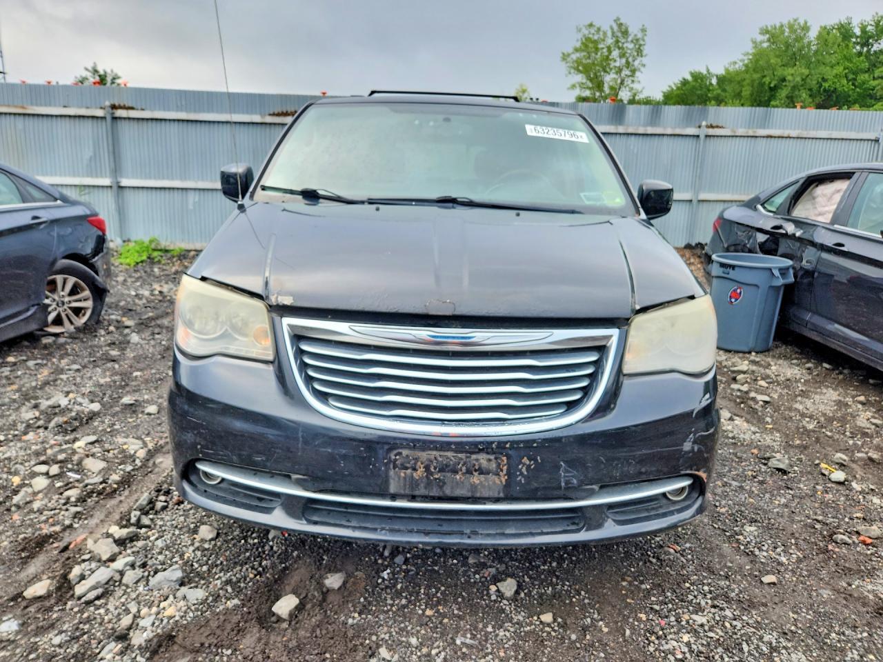 2013 CHRYSLER TOWN & COUNTRY TOURING — Фото 5 из 13