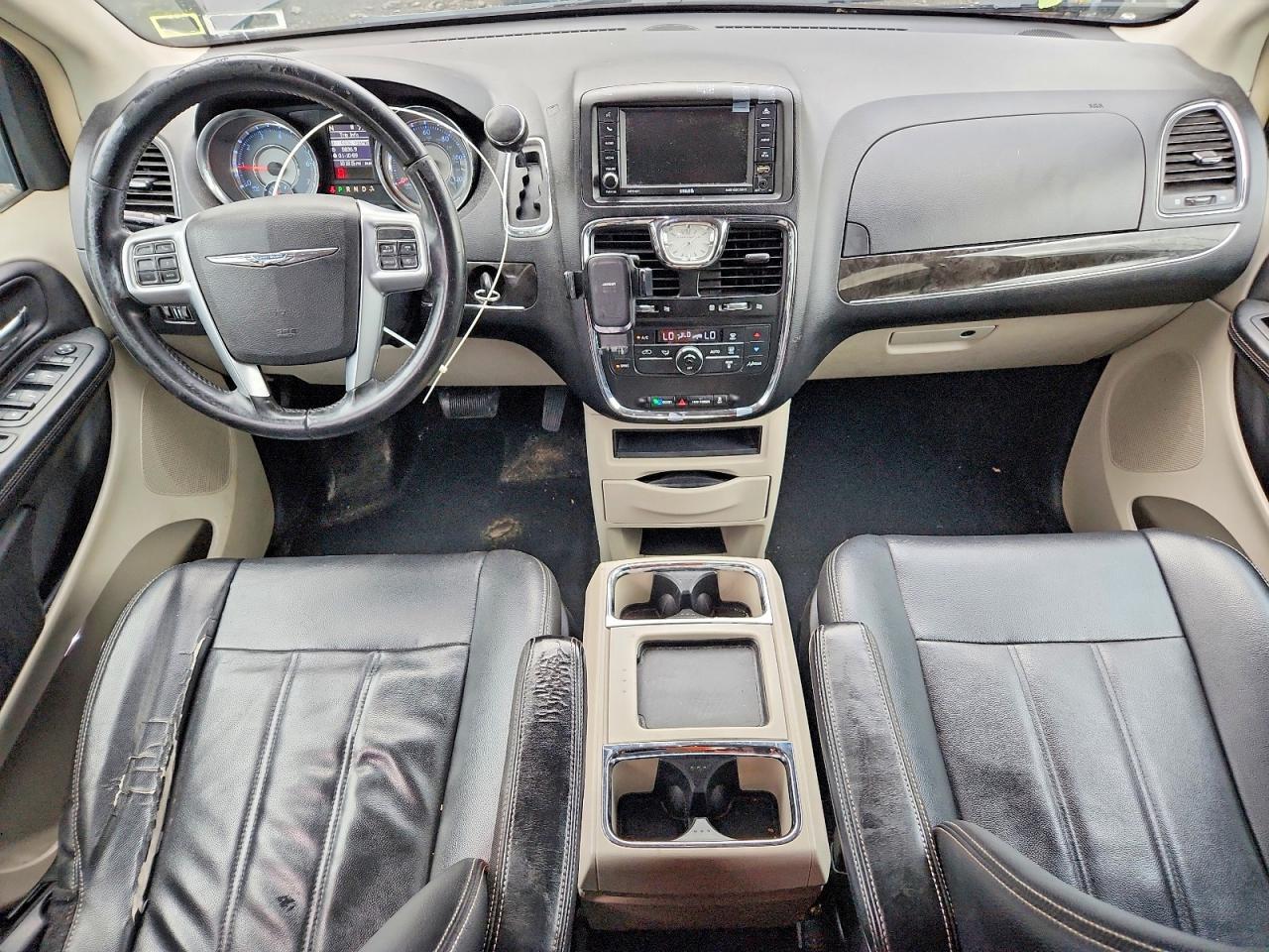 2013 CHRYSLER TOWN & COUNTRY TOURING — Фото 8 из 13