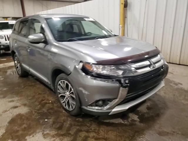 2016 MITSUBISHI OUTLANDER SE — Фото 15 из 16