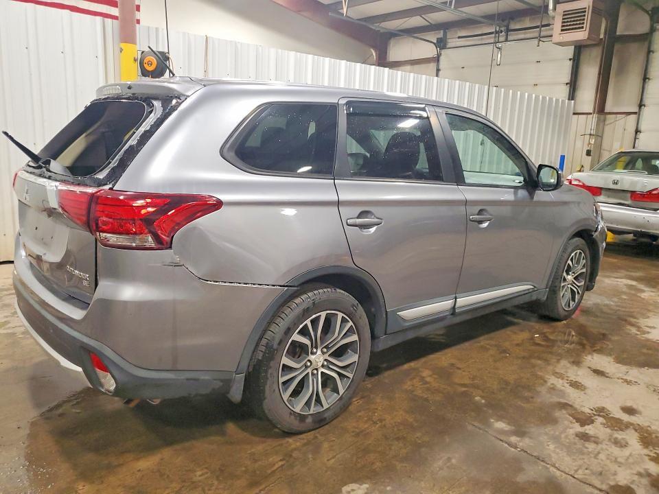 2016 MITSUBISHI OUTLANDER SE — Фото 3 из 16