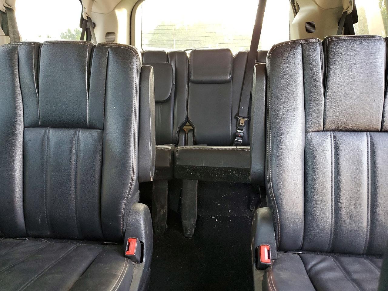 2013 CHRYSLER TOWN & COUNTRY TOURING — Фото 10 из 13