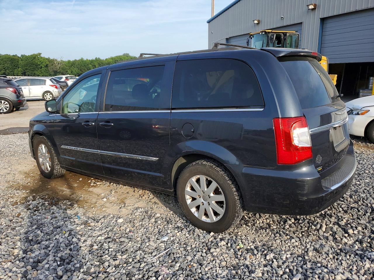 2013 CHRYSLER TOWN & COUNTRY TOURING — Фото 2 из 13