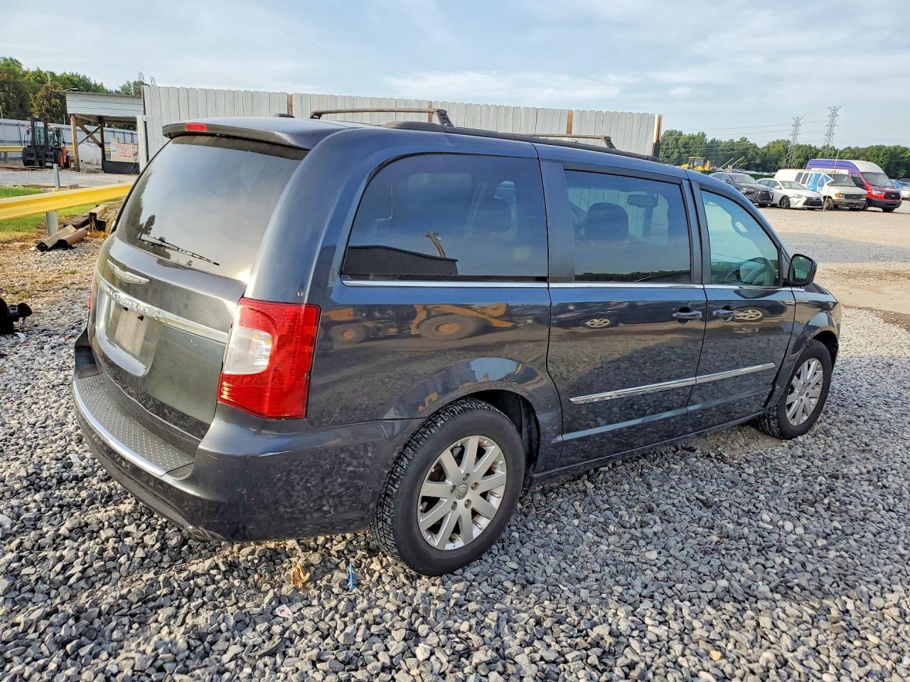 2013 CHRYSLER TOWN & COUNTRY TOURING — Фото 3 из 13