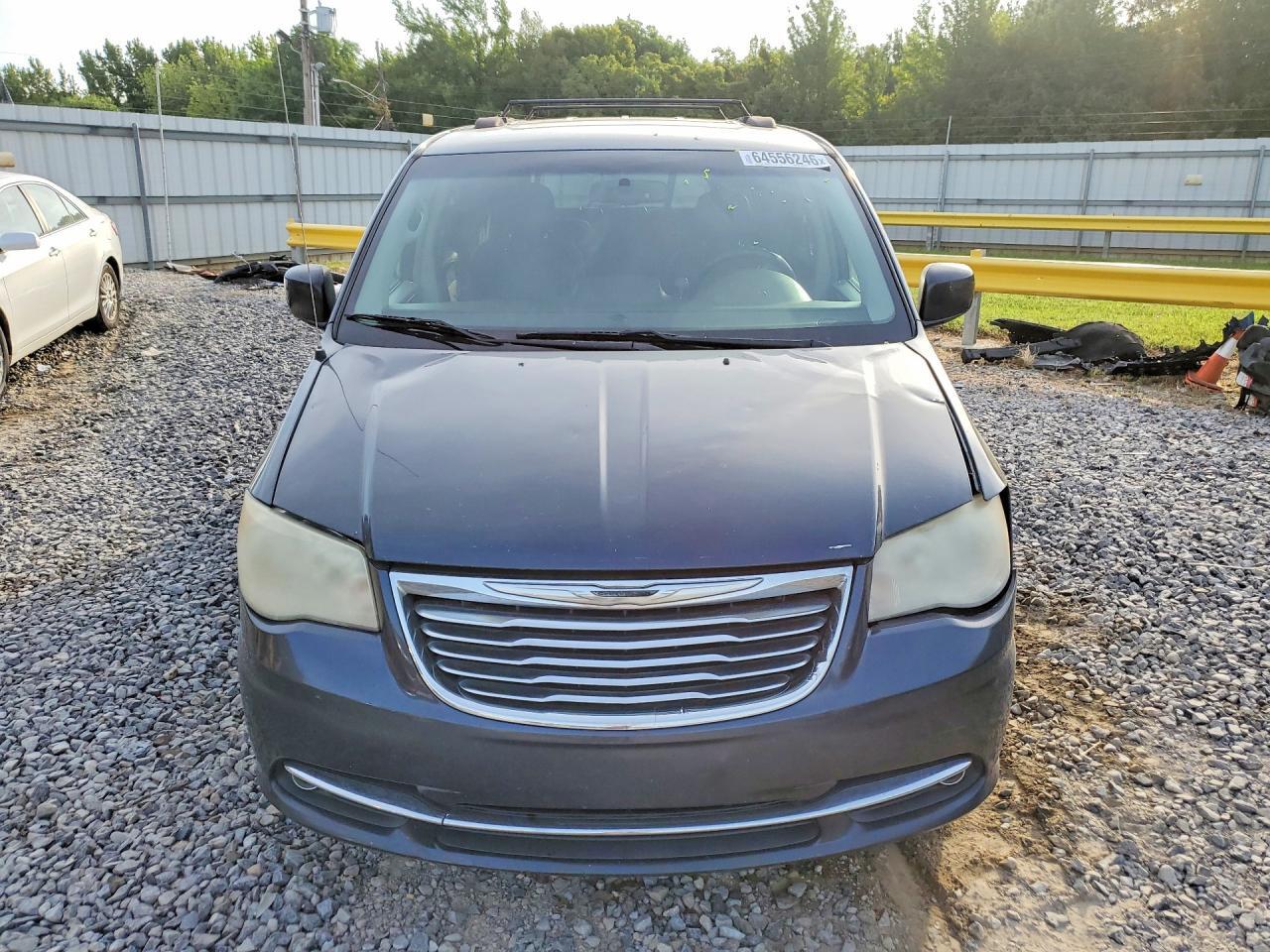 2013 CHRYSLER TOWN & COUNTRY TOURING — Фото 5 из 13