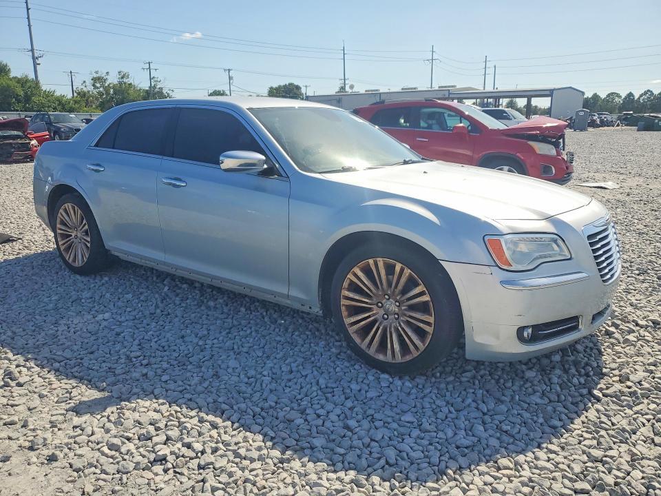 2013 CHRYSLER 300C — Фото 4 из 12
