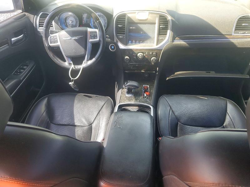 2013 CHRYSLER 300C — Фото 8 из 12