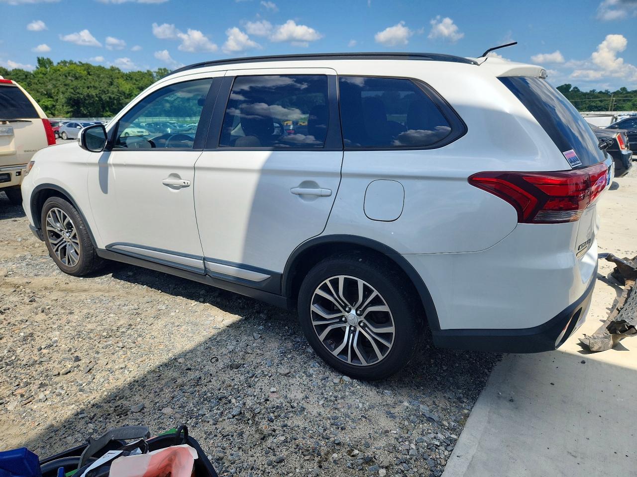 JA4AD3A34GZ010680 2016 MITSUBISHI OUTLANDER photo no. 2
