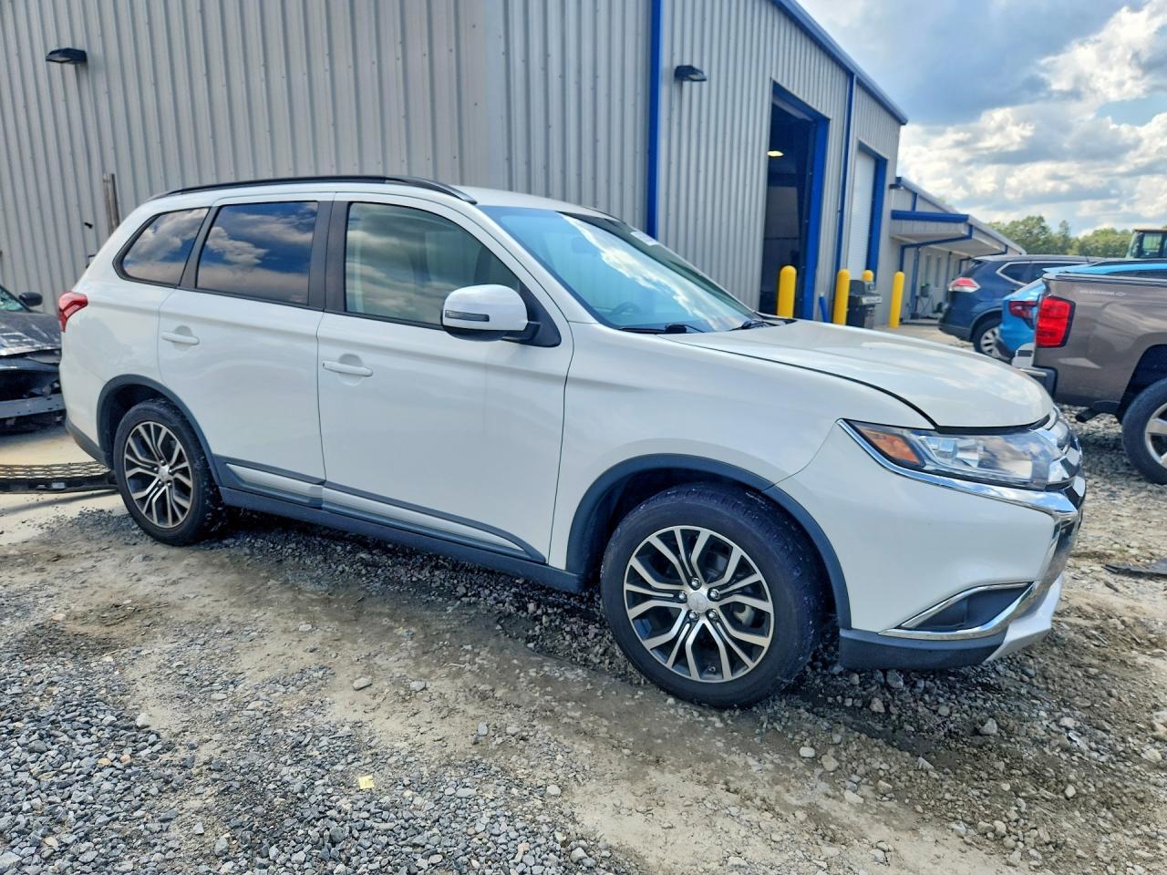 JA4AD3A34GZ010680 2016 MITSUBISHI OUTLANDER photo no. 4