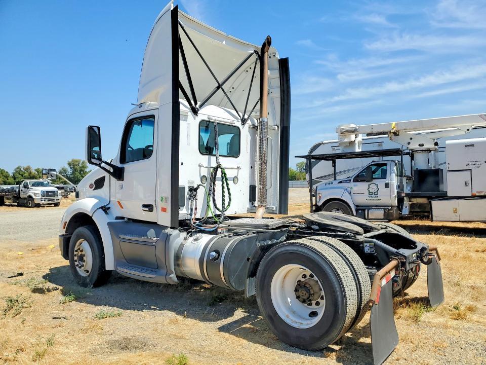 2020 PETERBILT 579 SEMI TRUCK — Фото 2 из 13