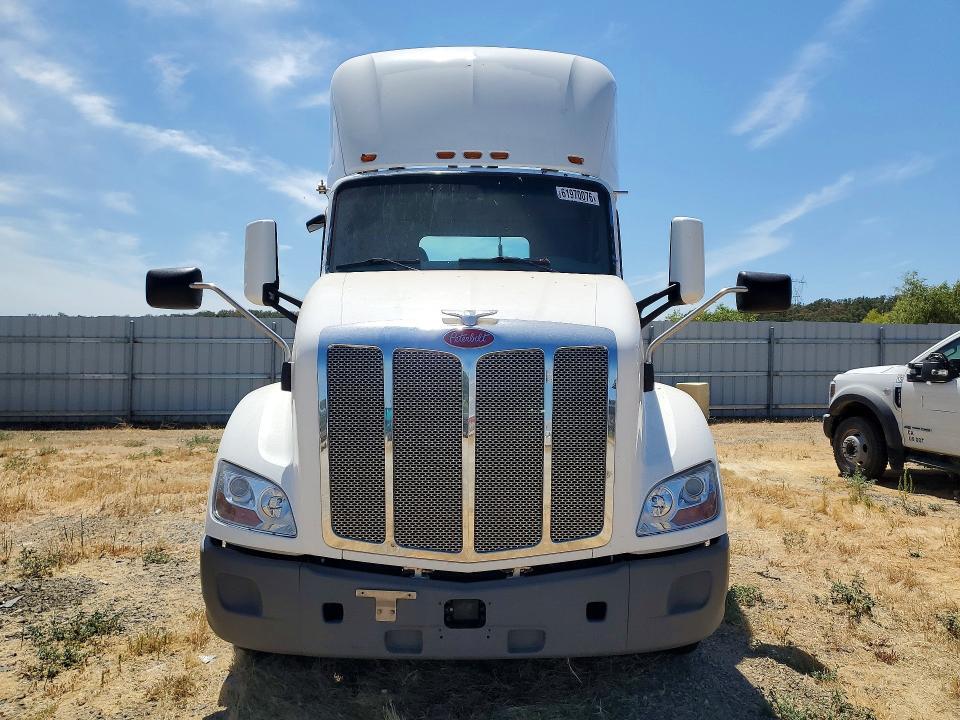 2020 PETERBILT 579 SEMI TRUCK — Фото 5 из 13