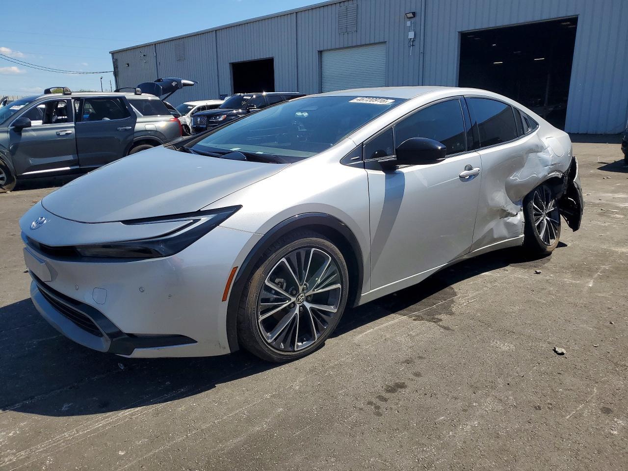 2024 TOYOTA PRIUS XLE