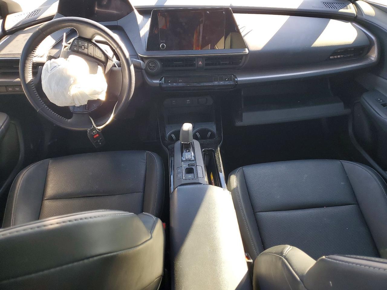 2024 TOYOTA PRIUS XLE — Фото 8 из 12