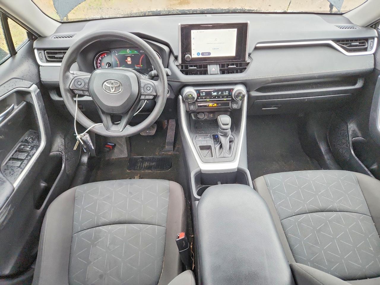 2024 TOYOTA RAV4 XLE — Фото 8 из 12