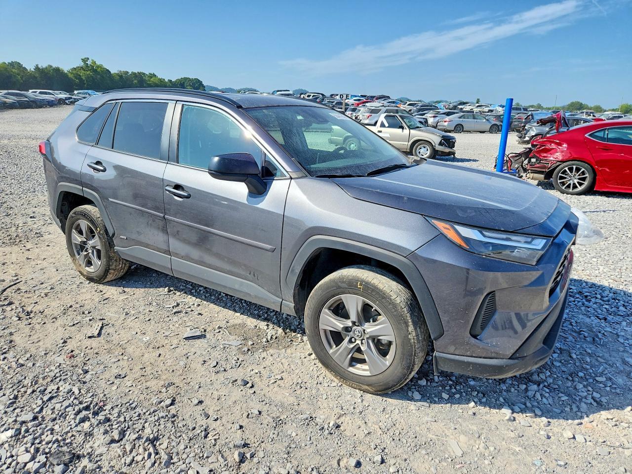 2024 TOYOTA RAV4 LE — Фото 4 из 13