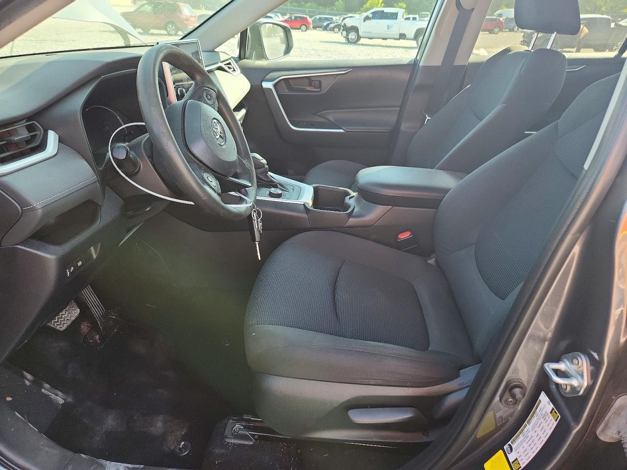 2024 TOYOTA RAV4 LE — Фото 7 из 13