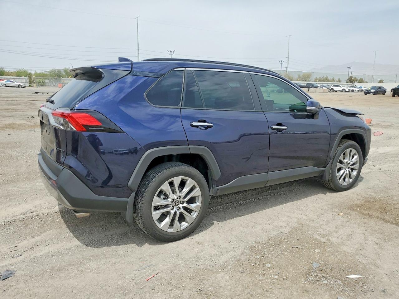 2024 TOYOTA RAV4 LIMITED — Фото 3 из 13