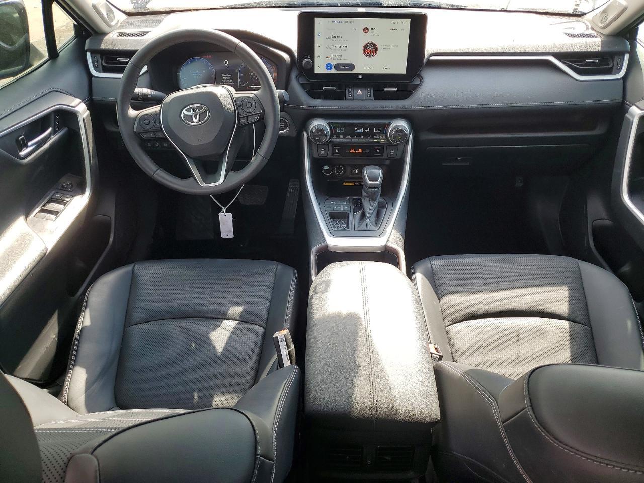 2024 TOYOTA RAV4 LIMITED — Фото 8 из 13
