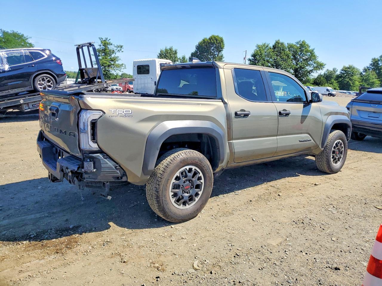 2024 TOYOTA TACOMA TRD OFF-ROAD — Фото 3 из 12