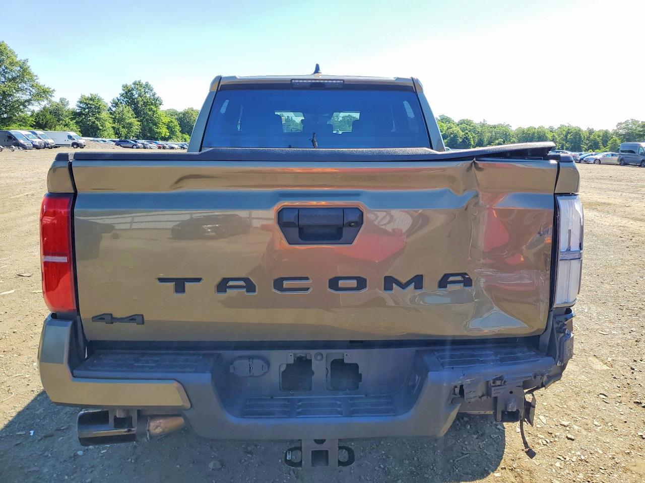 2024 TOYOTA TACOMA TRD OFF-ROAD — Фото 6 из 12