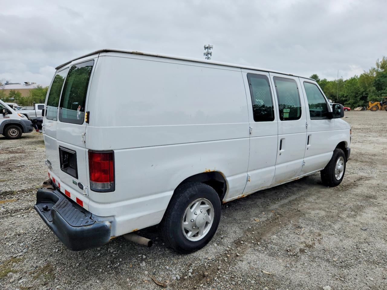 2013 FORD ECONOLINE E150 VAN — Фото 3 из 13