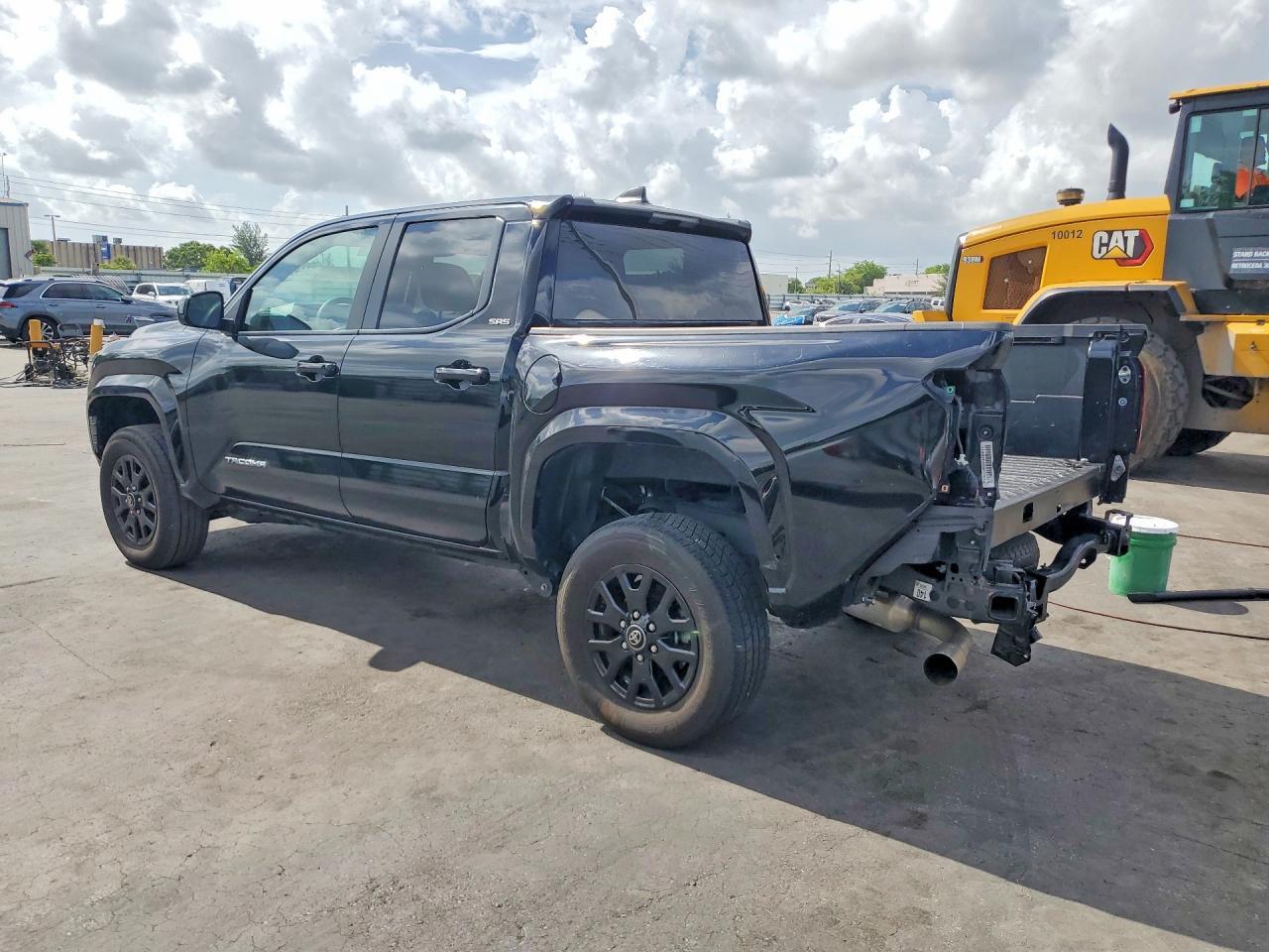 2024 TOYOTA TACOMA SR5 — Фото 2 из 12