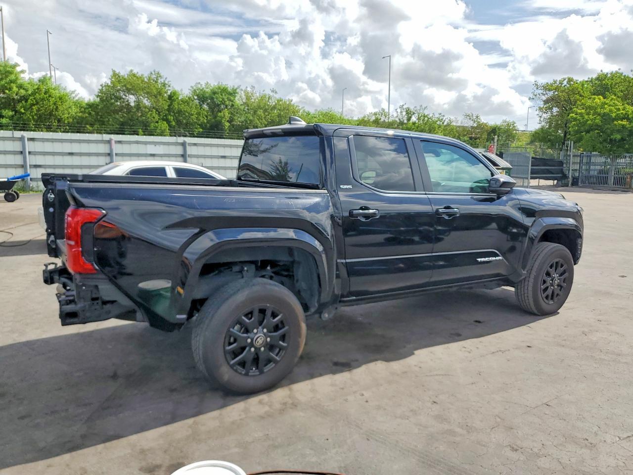2024 TOYOTA TACOMA SR5 — Фото 3 из 12