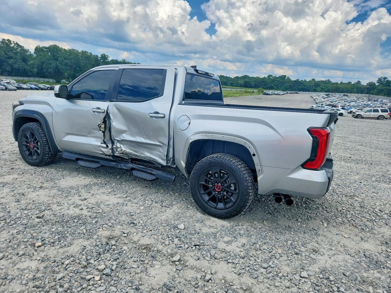 2024 TOYOTA TUNDRA SR5 — Фото 2 из 13