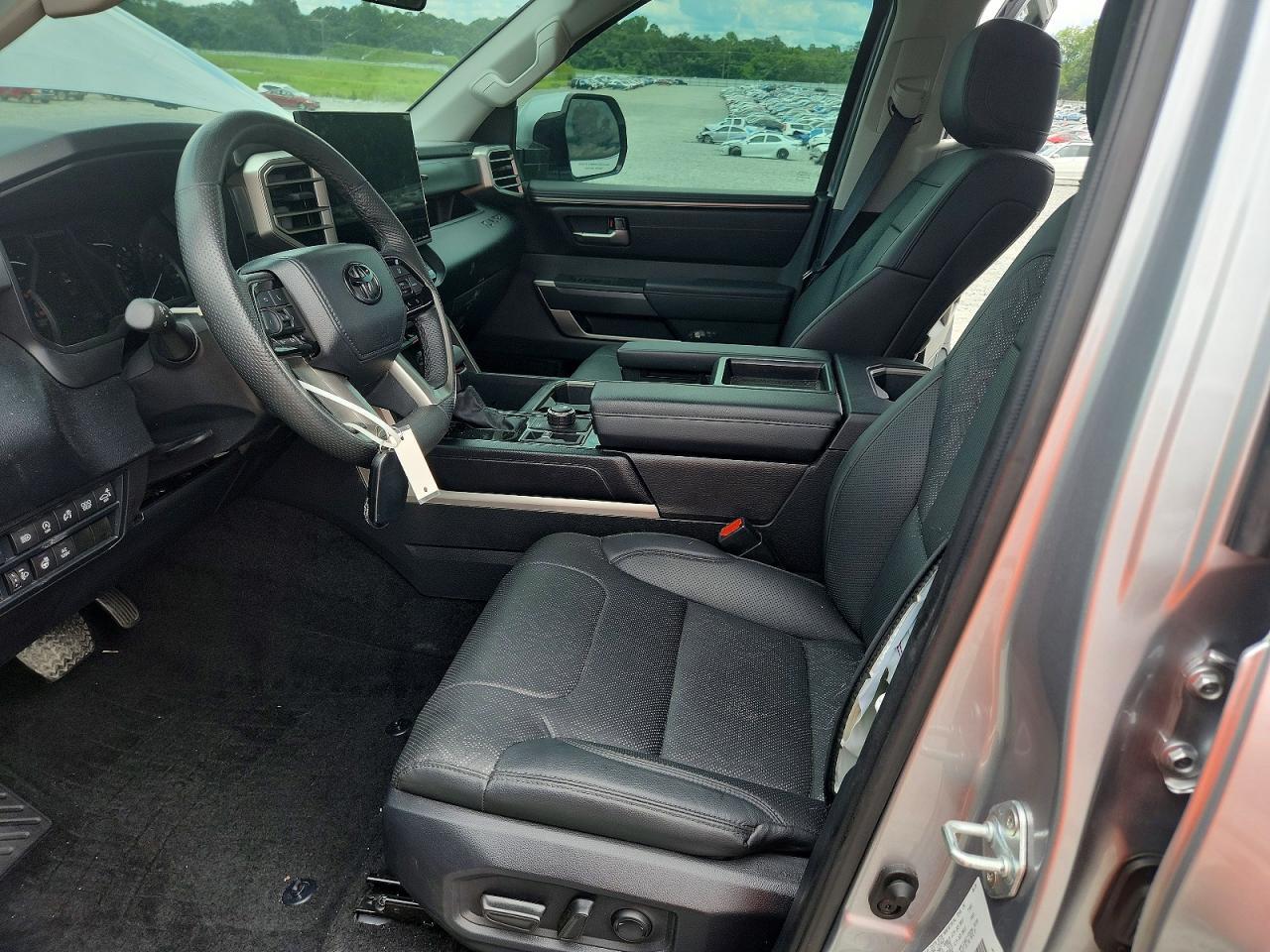 2024 TOYOTA TUNDRA SR5 — Фото 7 из 13