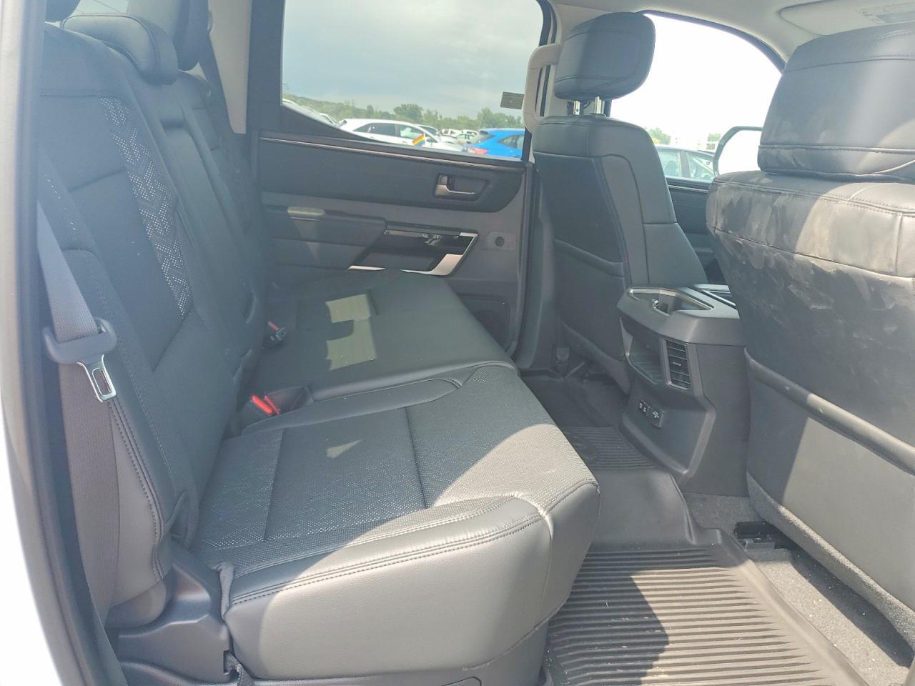 2024 TOYOTA TUNDRA LIMITED HV — Фото 10 из 12