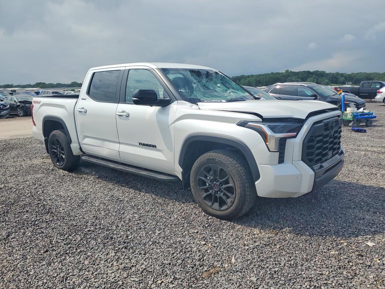 2024 TOYOTA TUNDRA LIMITED HV — Фото 4 из 12