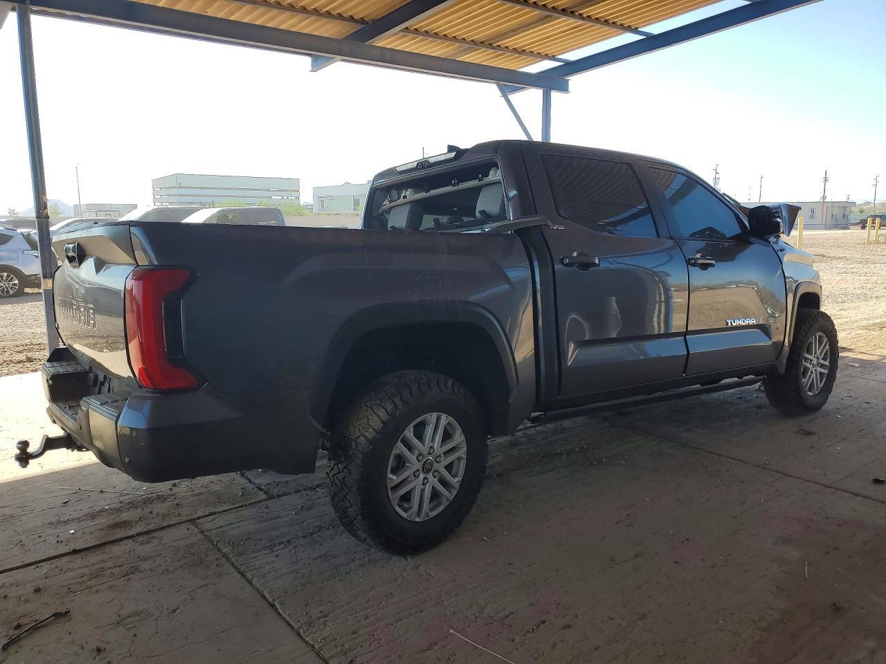 2024 TOYOTA TUNDRA SR5 — Фото 3 из 12