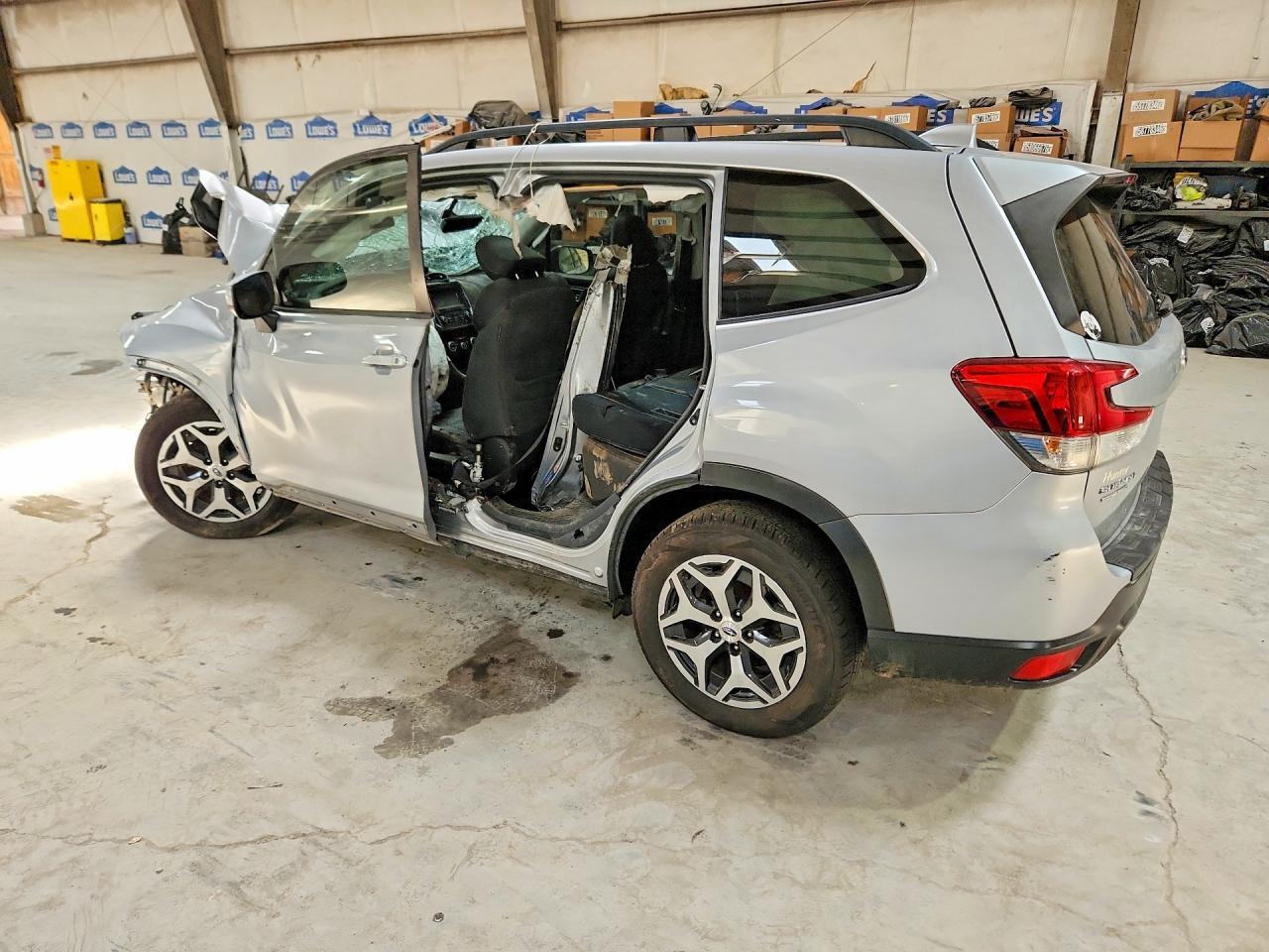2020 SUBARU FORESTER PREMIUM — Фото 2 из 14